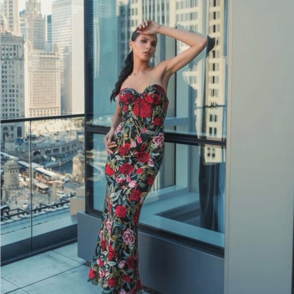 *$600 NEW MAC DUGGAL RED ROSES FLORAL EMBROID MAXI DRESS US 4 - Picture 8 of 9